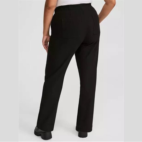Torrid - Relaxed Straight Leg Brushed Twill High-Rise Pant in Deep Black - Picture 10 of 11
